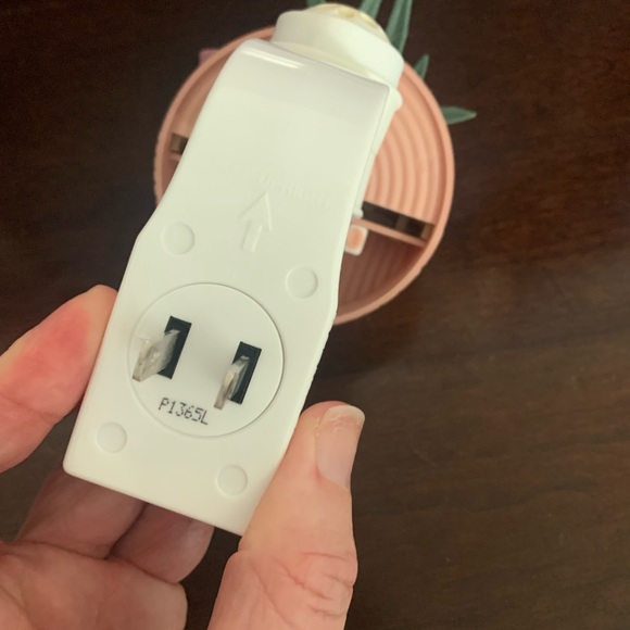 BATH AND BODY WORKS WALLFLOWER SUCCULENT PLUG IN - Picture 4 of 4